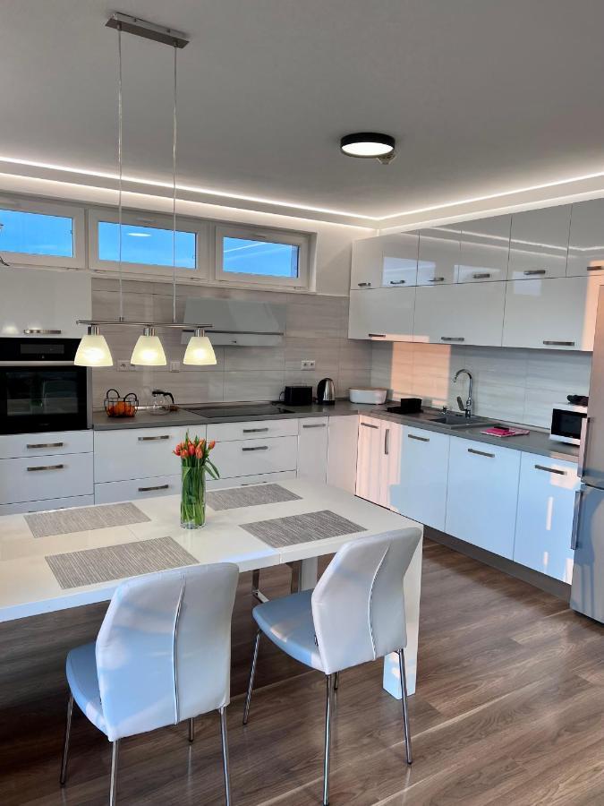 Monte Amnis Kosice Apartment ภายนอก รูปภาพ
